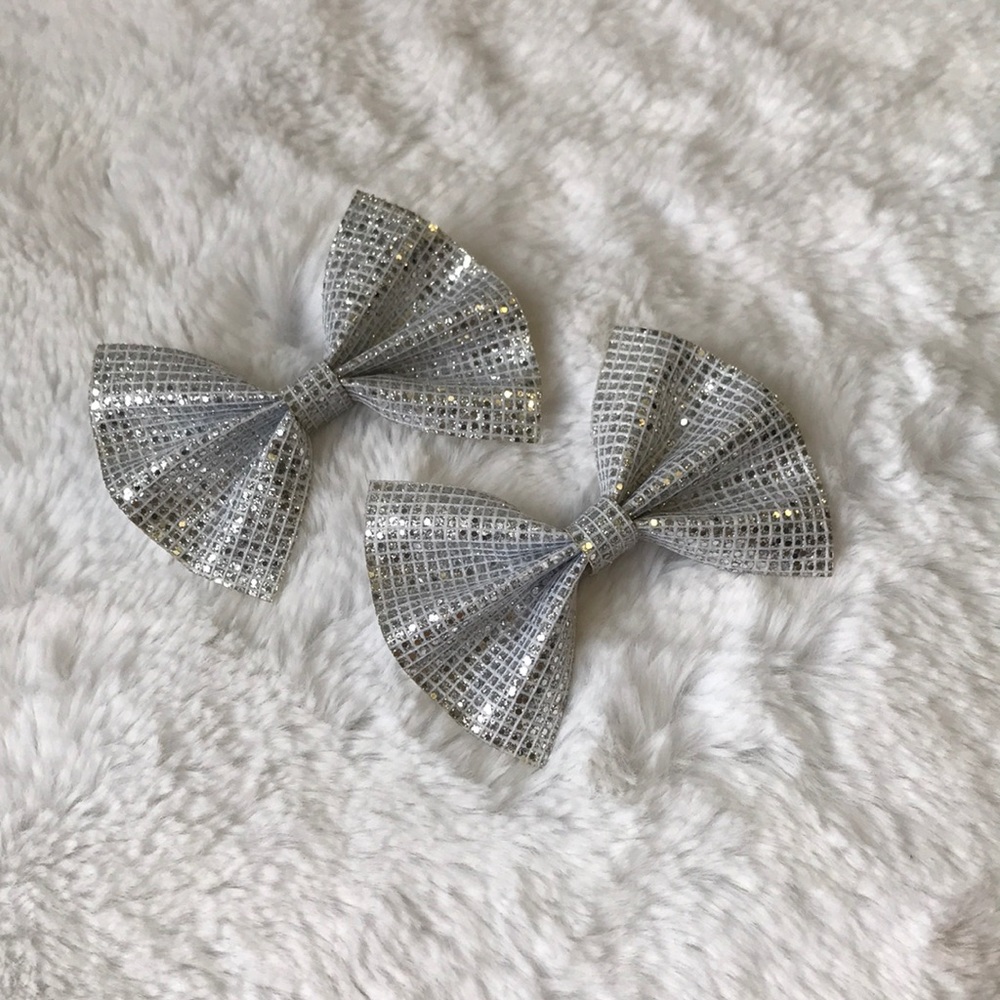 Girl’s Holiday Hair Bows - Picture 4 of 7